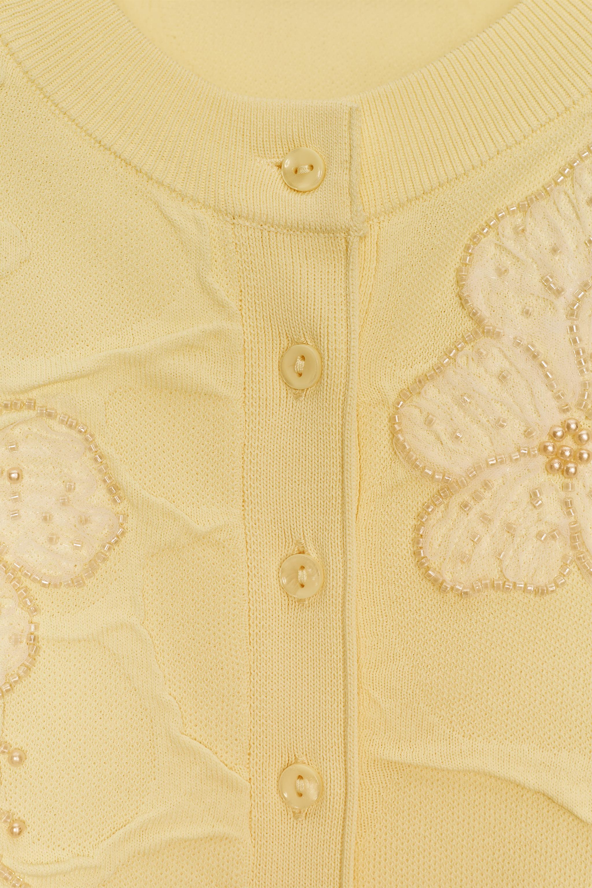 GILET EN MAILLE TEXTURÉE AVEC FANTASIE